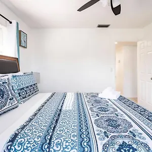 Apartment Perfectly Situated 2-br Residential In Largo- Close To Beach And Everything!!, Largo