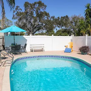 Holiday home License To Chill - Heated Pool, Indian Rocks Beach, Play, Largo